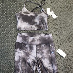 Holloster Gillian Hicks workout set